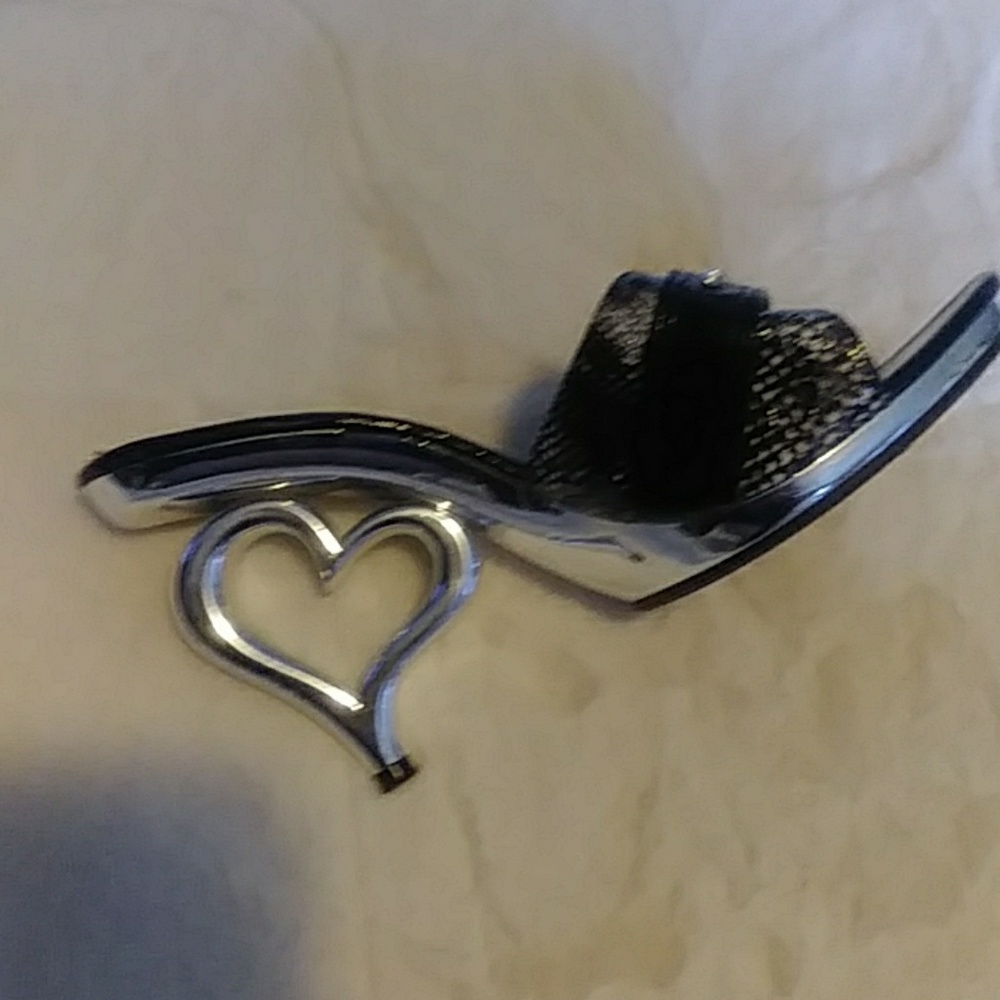 Shoes - Picture 2 of 3